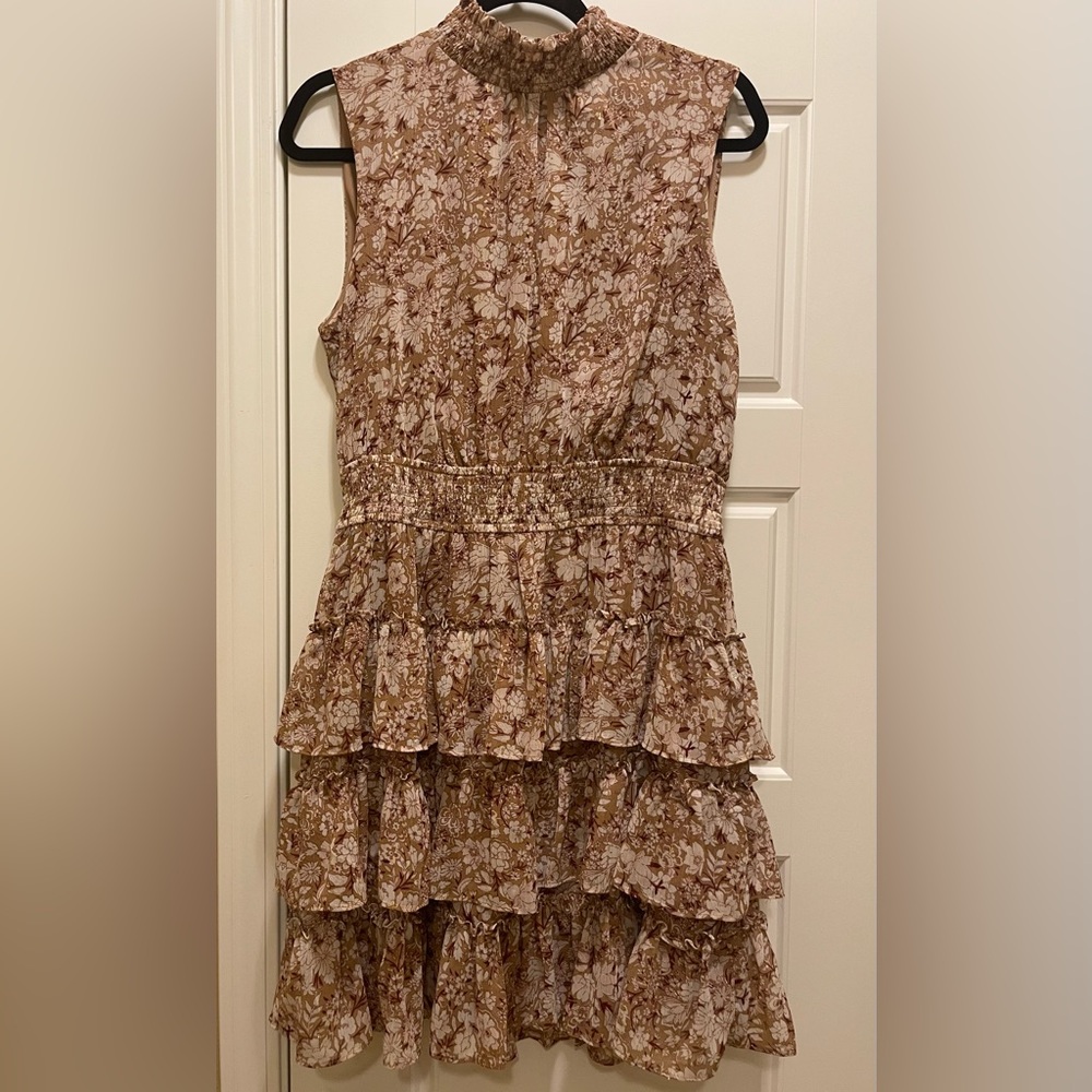 Express Floral Sleeveless Mock Neck Tiered
Ruffle Dress, size Medium
